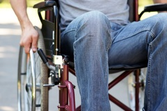 sedia a rotelle carrozzina disabilità